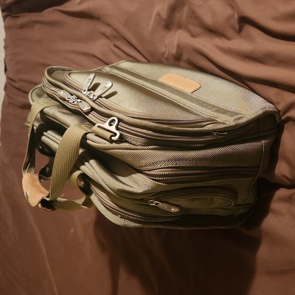Atlantic Luggage Company Carry On bag Green - Picture 13 of 13